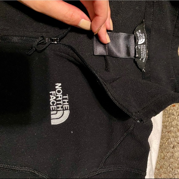 Women’s North Face - Picture 4 of 4